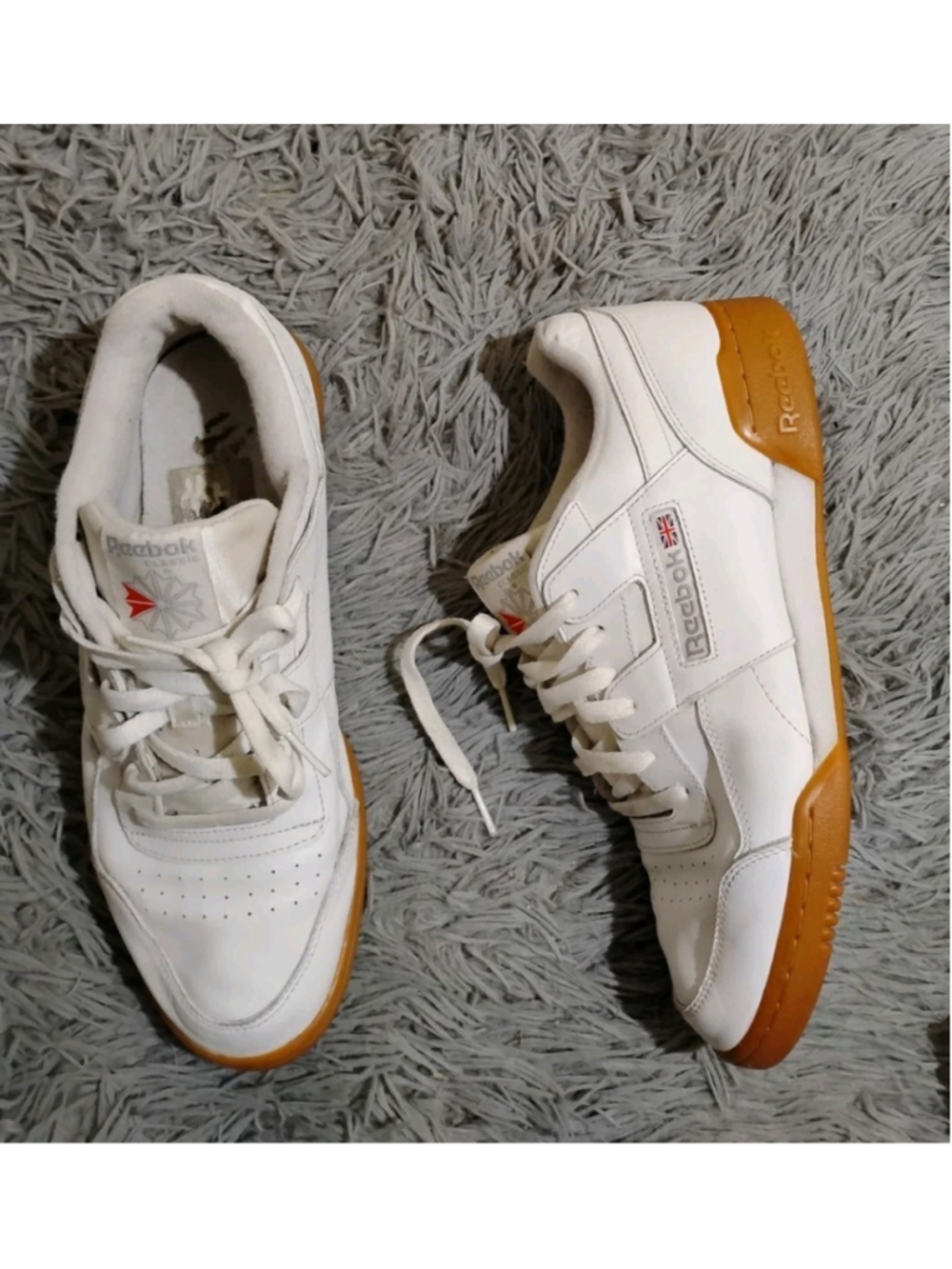 Reebok Classic Men Size 11 White Gum Soles Tennis Athletic Shoes